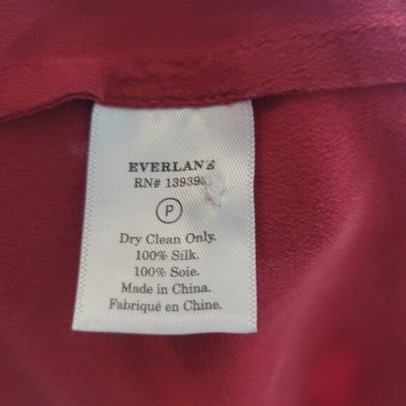 Everlane	 Size 0 100% Silk Red Tank Top Keyhole Back Lightweight Classy Minimal - Picture 8 of 8